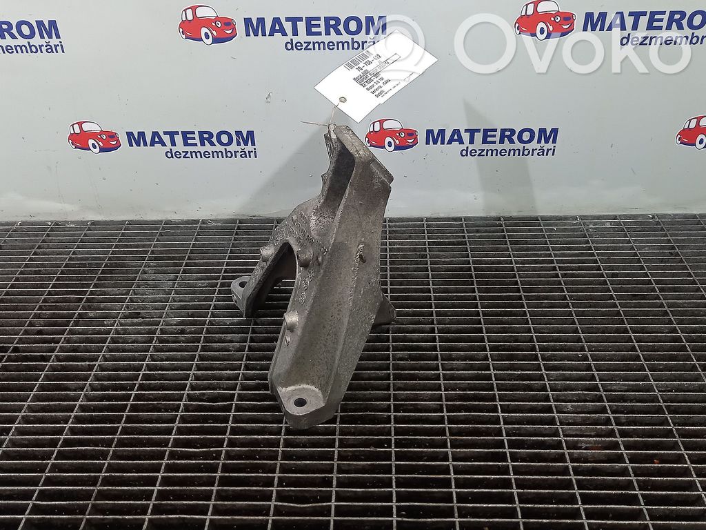 Audi A6 S6 C6 4F Engine mount bracket 