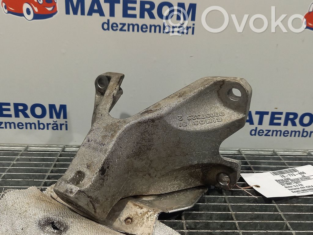 Engine mount bracket   8K0199307AS