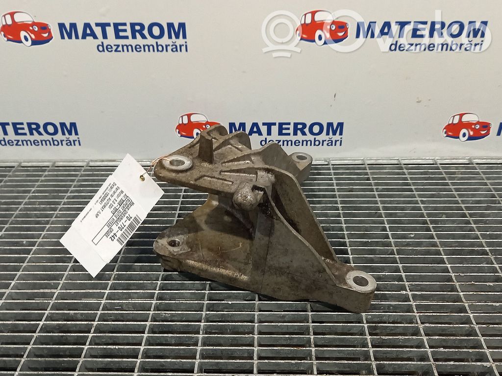 Chevrolet Cruze Gearbox mounting bracket 