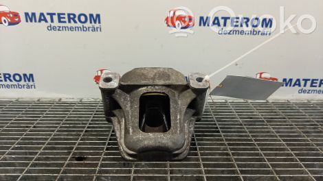 Audi Q5 SQ5 8R Engine mount bracket 