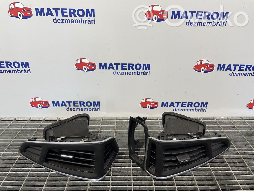 Ford Focus Rejilla de ventilación central del panel 