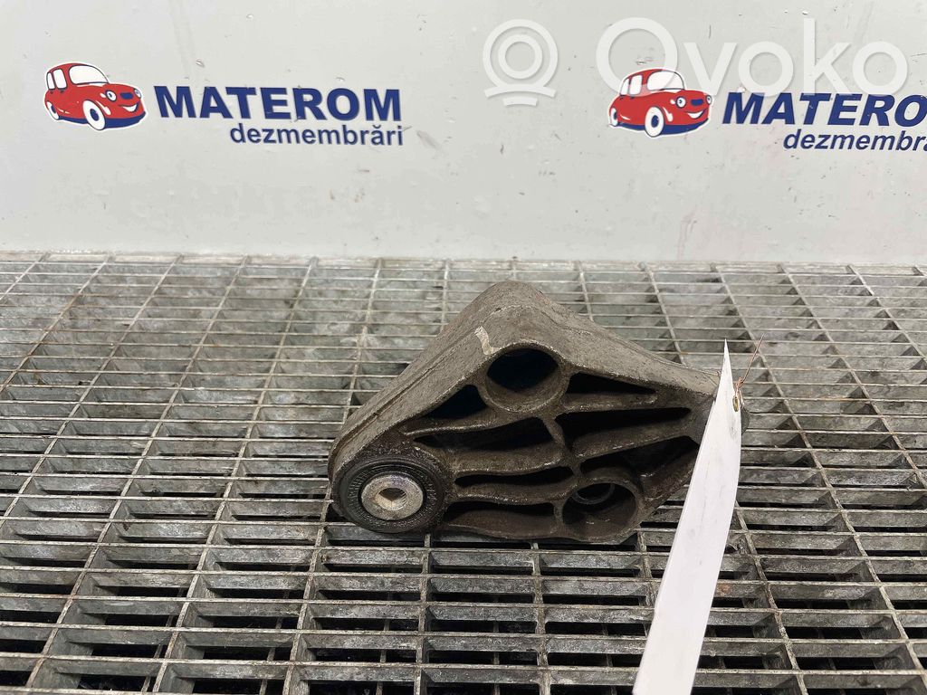 Gearbox mounting bracket   AV616P093NA