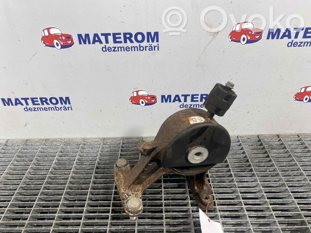 Toyota RAV 4 (XA40) Gearbox mounting bracket 