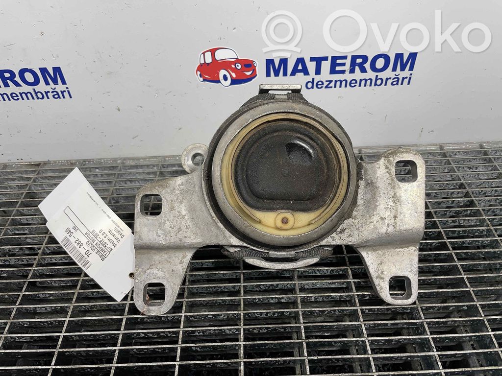 Volvo V40 Engine mount bracket 