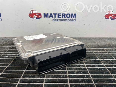Audi A4 S4 B7 8E 8H Moottorin ohjainlaite/moduuli 