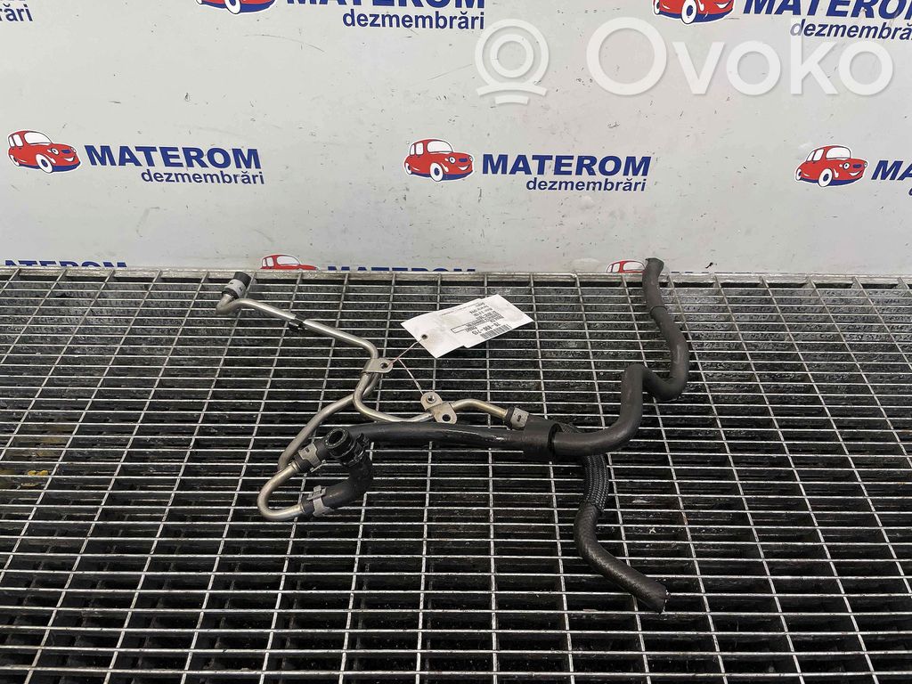 Volkswagen PASSAT B7 Conductă alimentare combustibil 