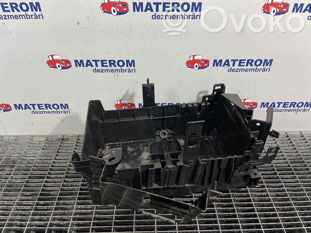 Engine mount bracket   13354419
