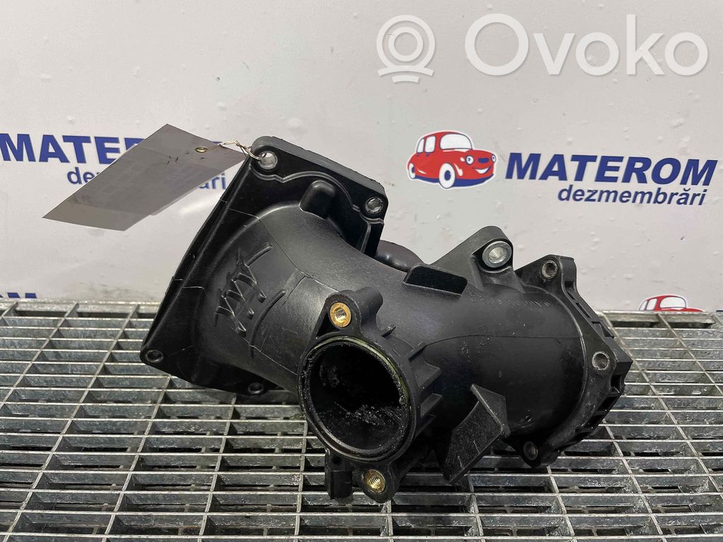 Mercedes-Benz C W205 Furtun/conductă intercooler 
