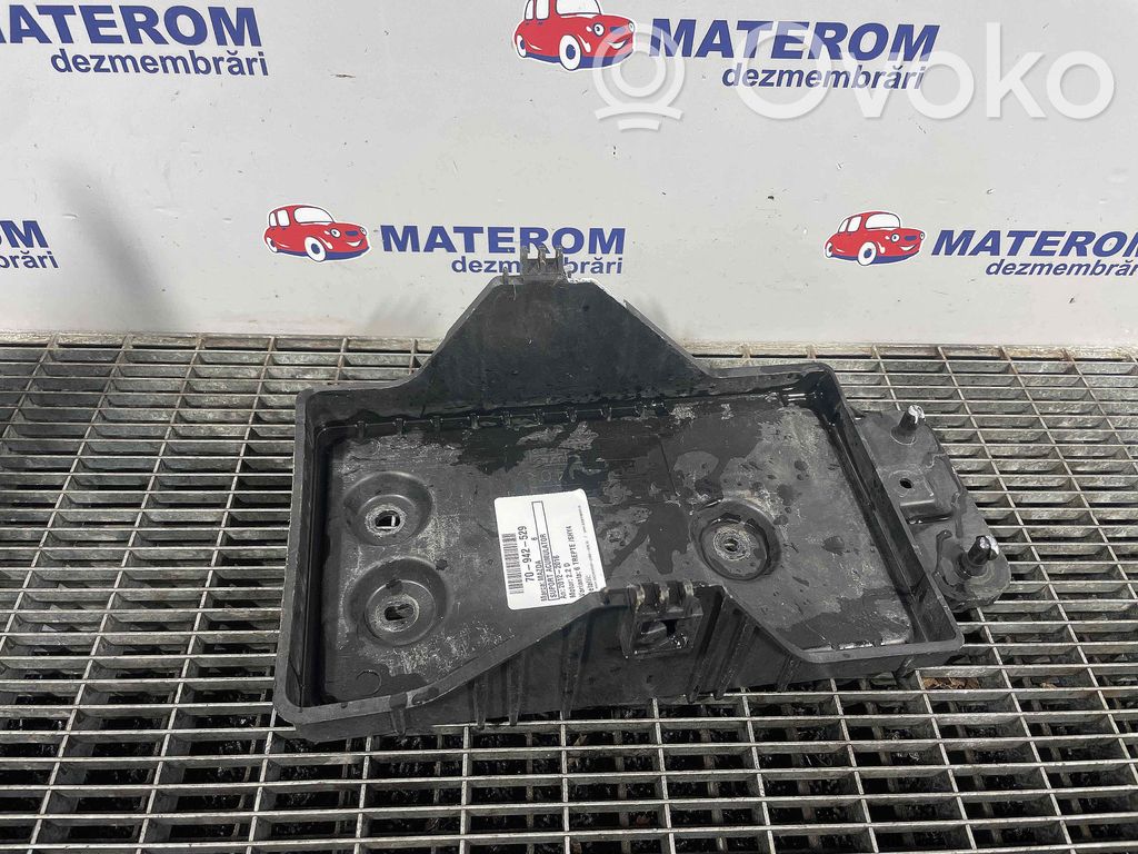 Mazda 6 Engine mount bracket 
