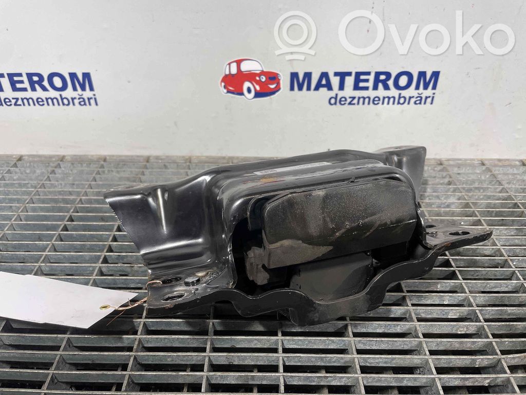 Volkswagen Golf VII Gearbox mounting bracket 