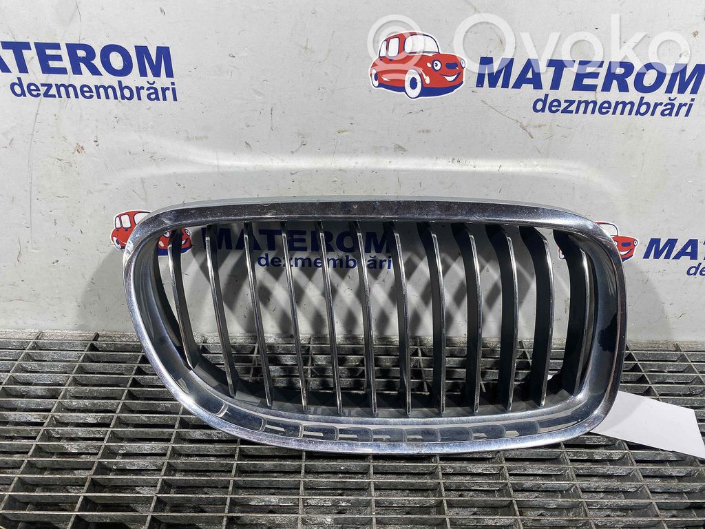 Front bumper upper radiator grill   51137201970