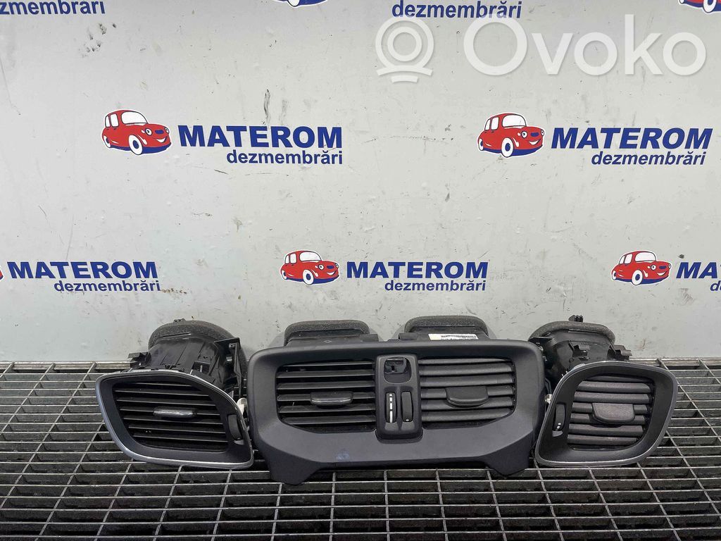 Volvo V40 Dysze / Kratki środkowego nawiewu deski rozdzielczej 