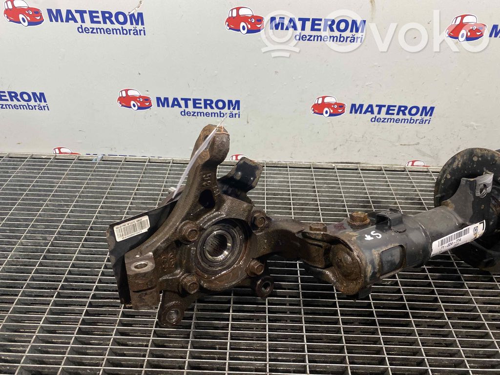 Front wheel hub   51715A2000