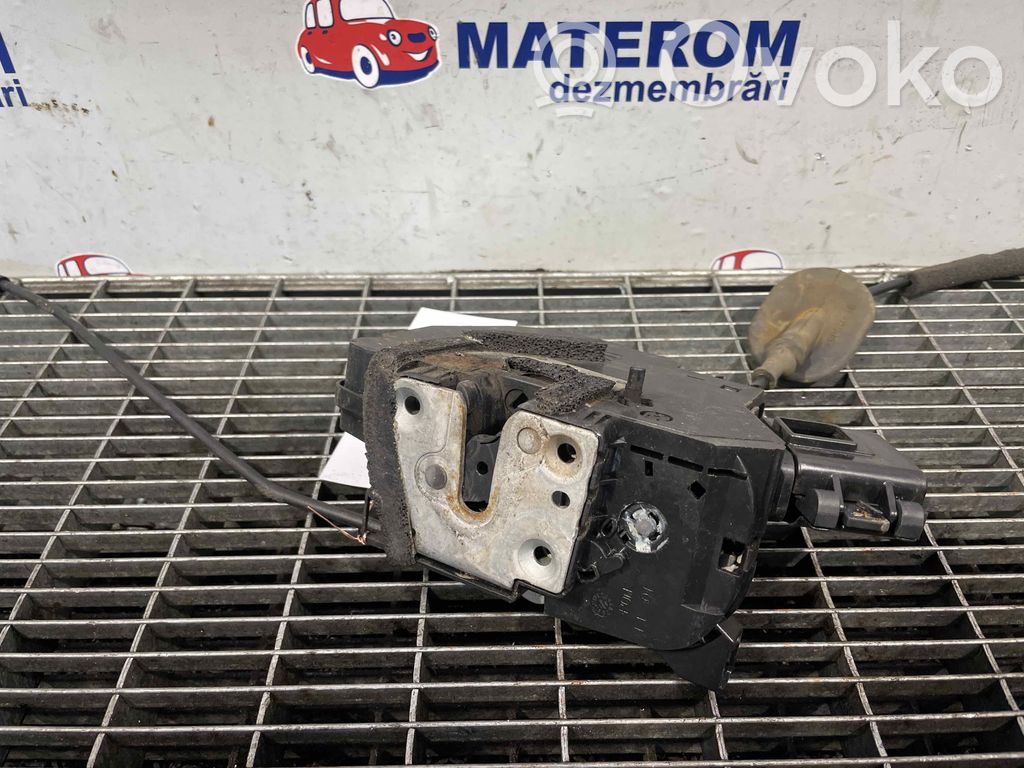 Renault Clio IV Rear door lock 