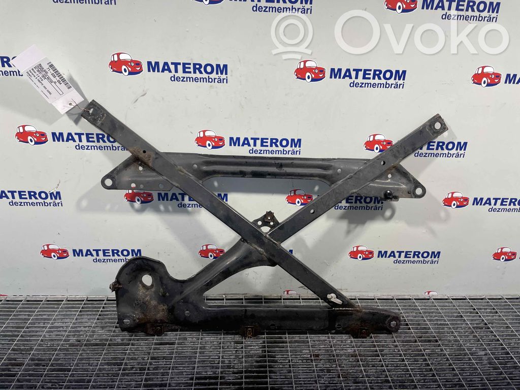 Engine mount bracket   8K2399345E