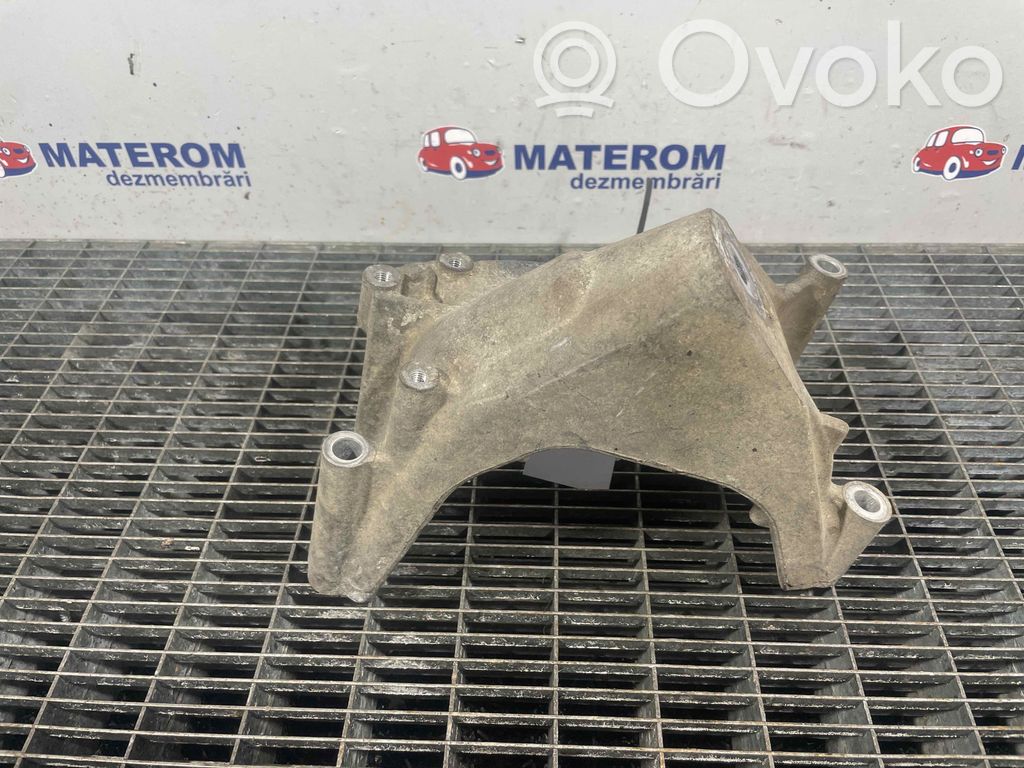 Engine mount bracket   03L199308E