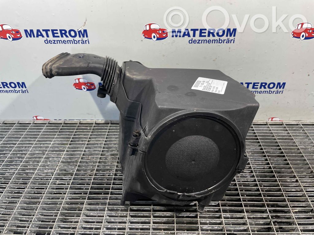 Ford Focus Air filter box 