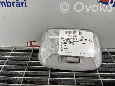 Mitsubishi Outlander Etuistuimen valo 