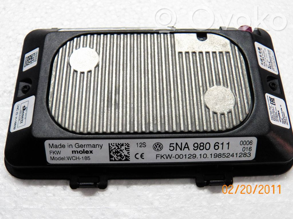 Volkswagen Golf VIII Wireless charging module 