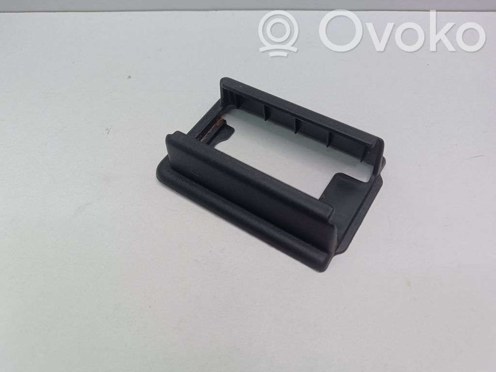 Dodge Challenger Moldura de la guía del asiento delantero del pasajero 
