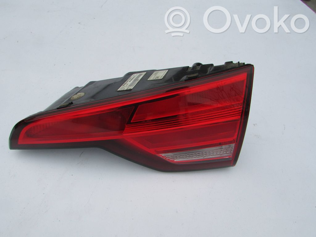 Audi A4 S4 B9 Aizmugurējais lukturis virsbūvē 