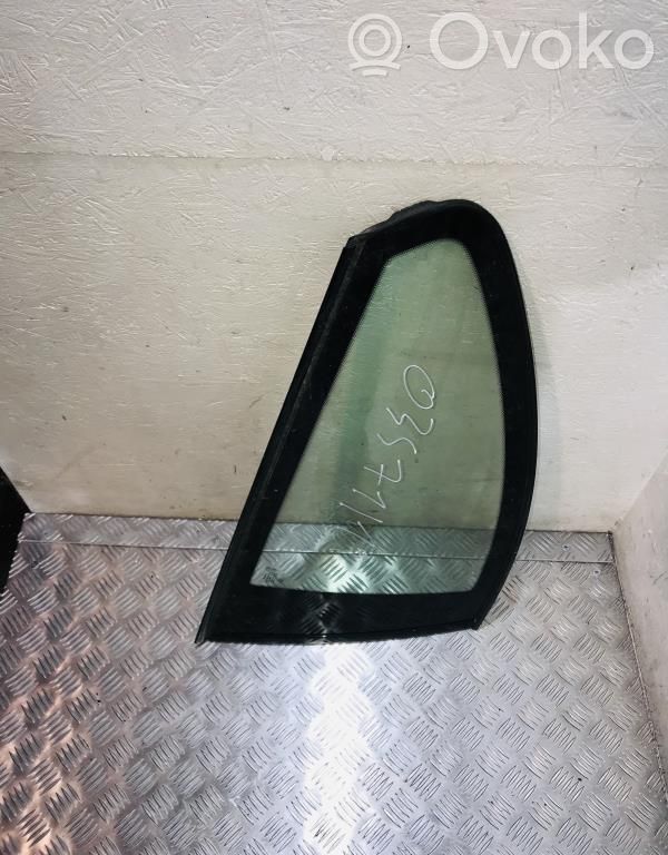 Vidrio lateral trasero   51372996840