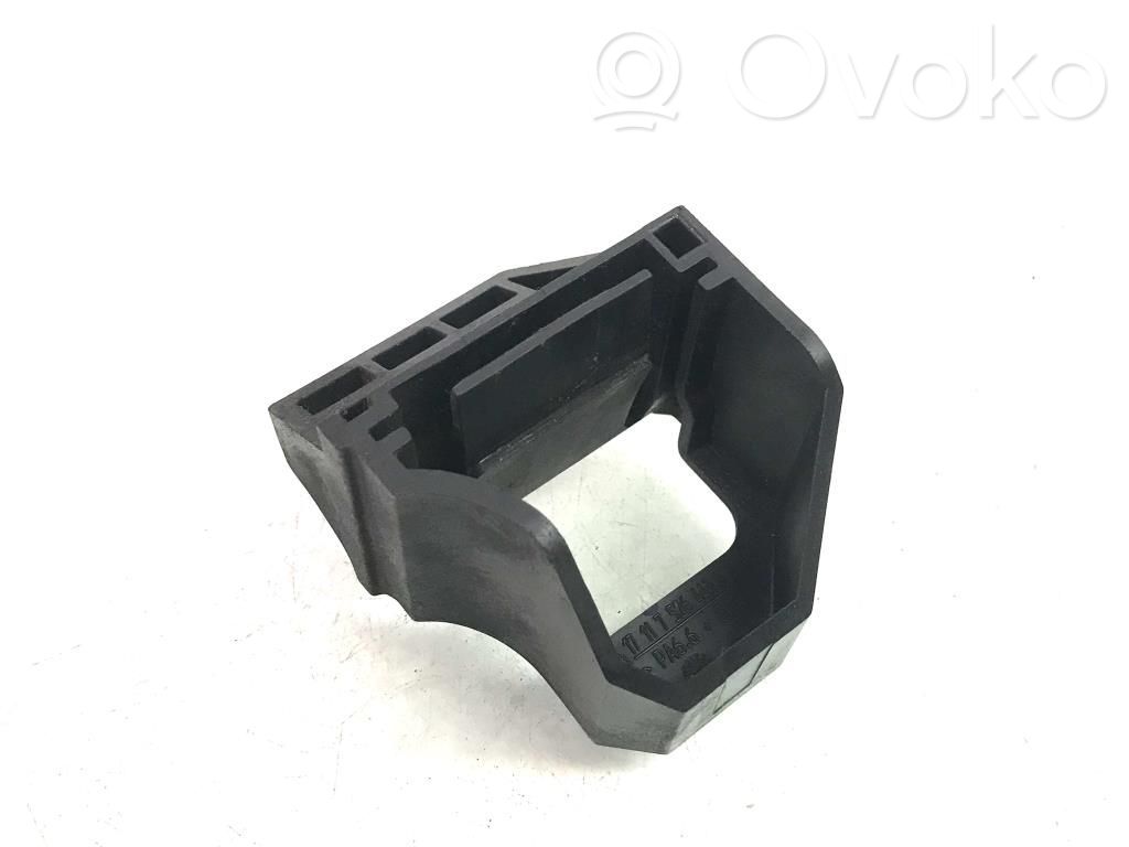 BMW 1 E81 E87 Radiator mount bracket 