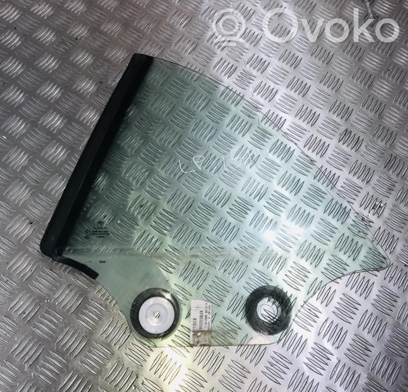 BMW 1 E82 E88 Rear door window glass 