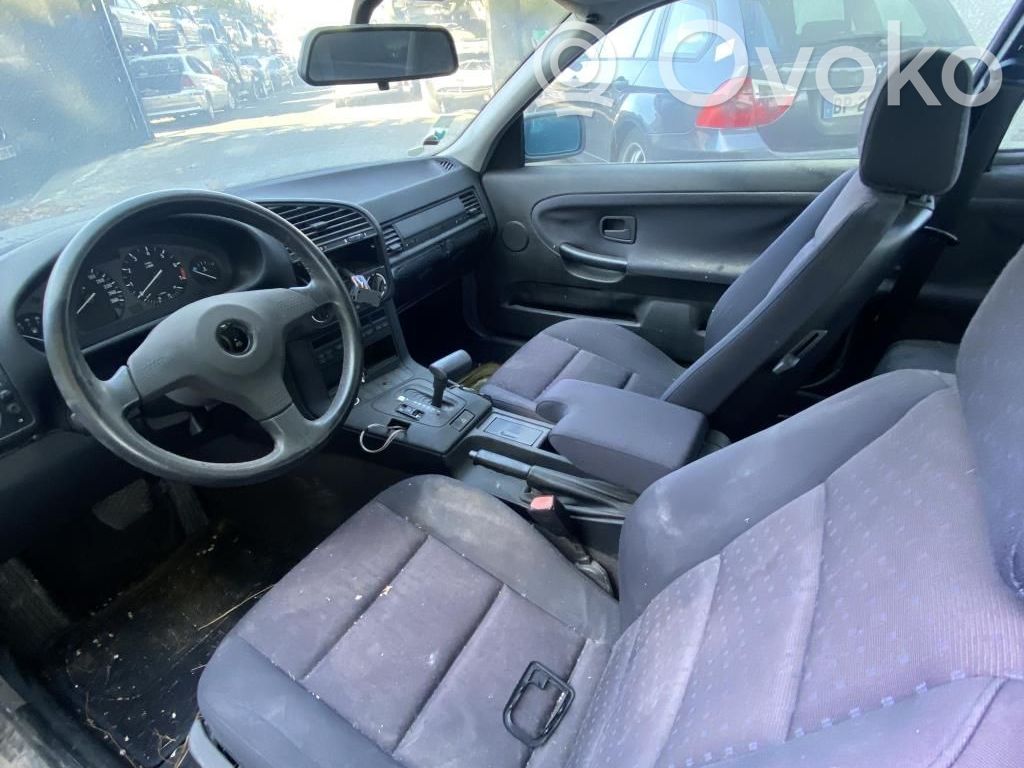 BMW 3 E36 Manecilla interna puerta delantera 