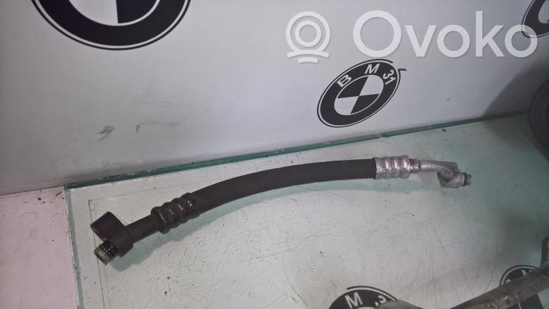 BMW 3 E46 Ilmastointilaitteen putki (A/C) 