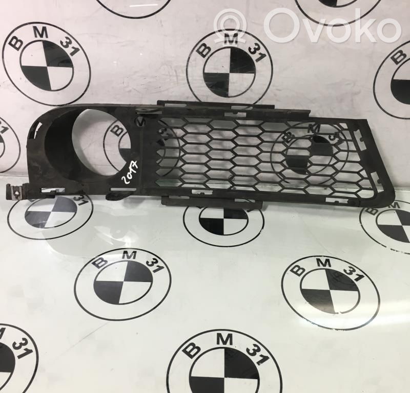 BMW 3 E90 E91 Etupuskurin alempi jäähdytinsäleikkö 