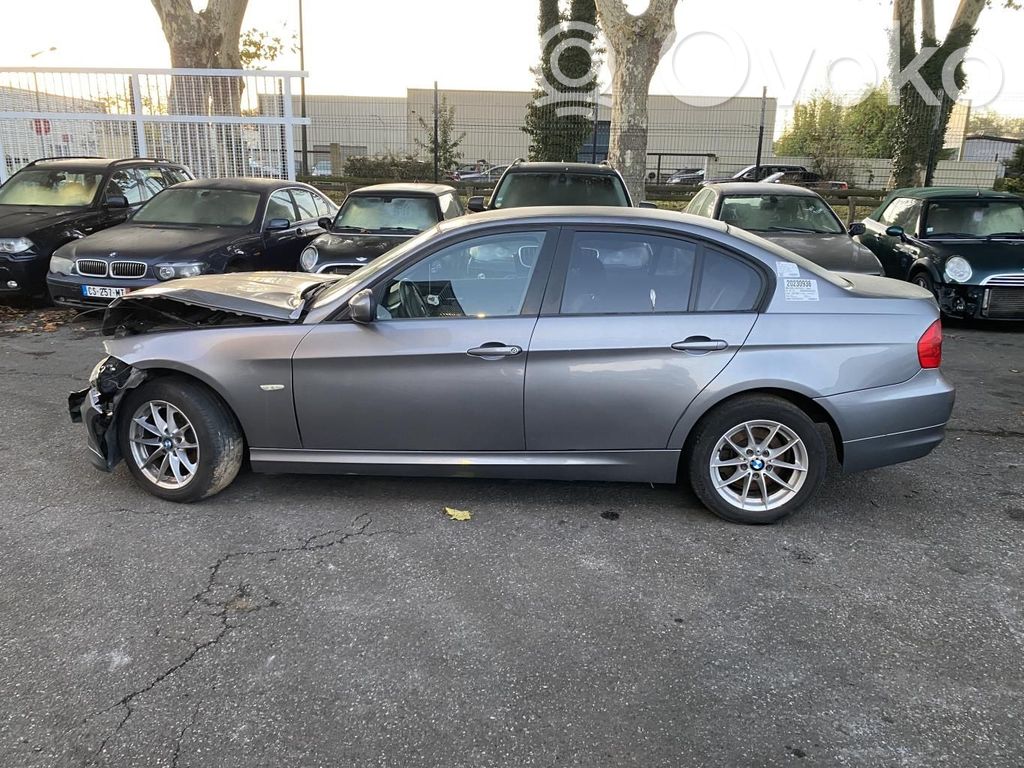 BMW 3 E90 E91 Задний поворотный кулак (ступица, цапфа) 