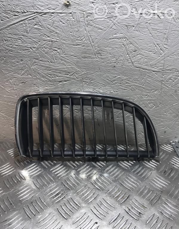 Front bumper upper radiator grill   51137120010