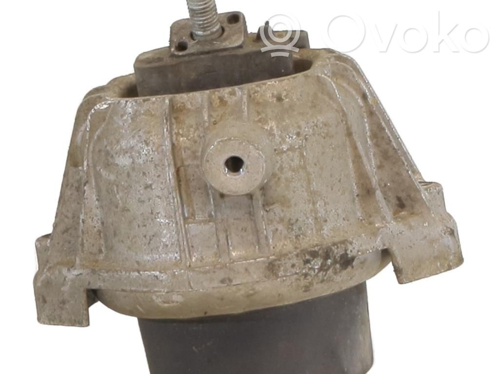 BMW 3 E90 E91 Engine mount bracket 