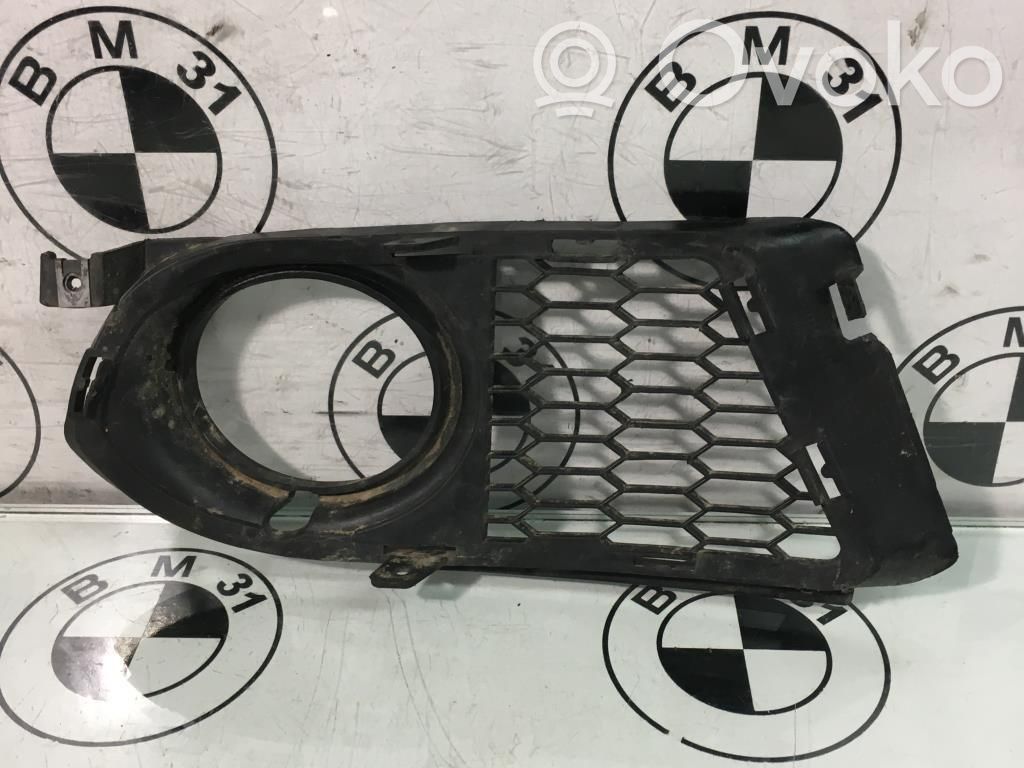 BMW 3 E92 E93 Etupuskurin alempi jäähdytinsäleikkö 