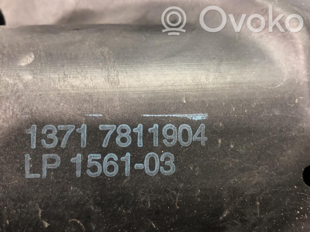 Luftfilterkasten   13717811904