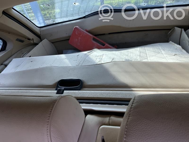 BMW 5 E60 E61 Hattuhylly 