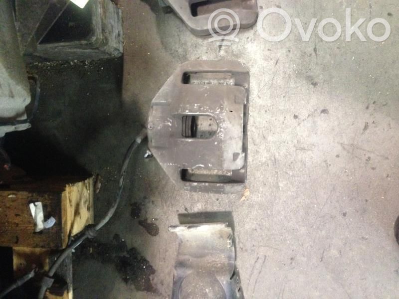 Caliper de freno delantero