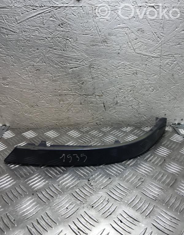 BMW 7 E65 E66 Takapuskurin koristemuotolista 