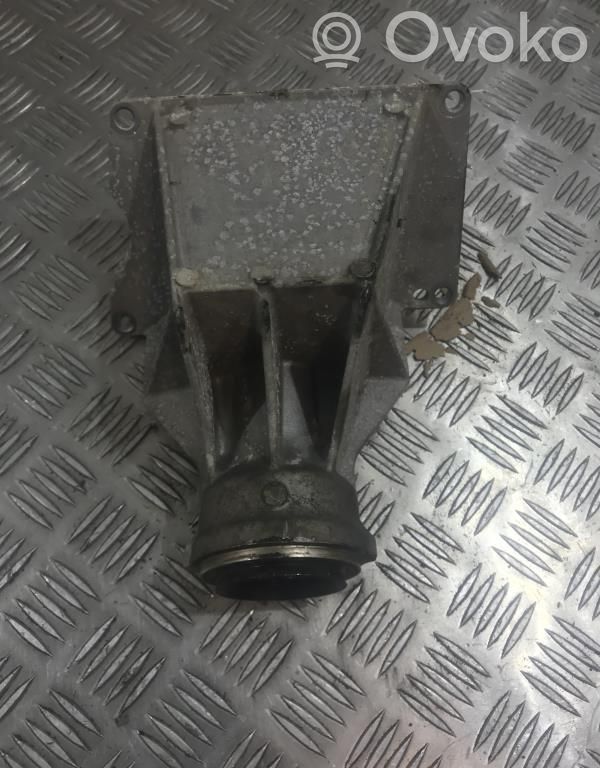 Engine mount bracket   31507575060