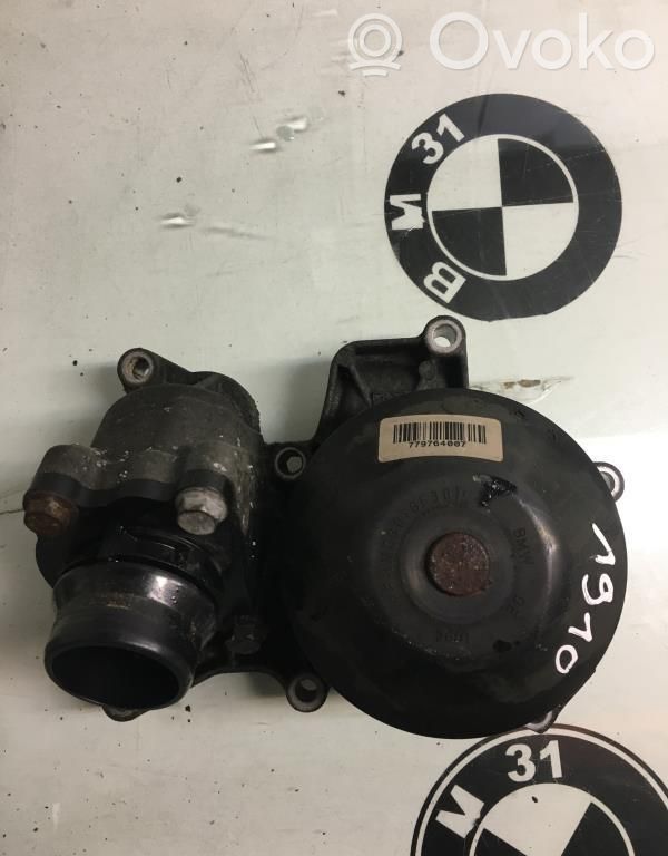 BMW X1 E84 Vesipumppu 