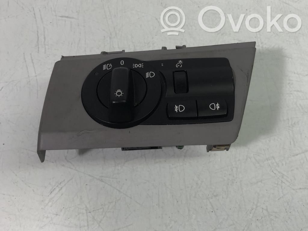 Lichtschalter   61313420278
