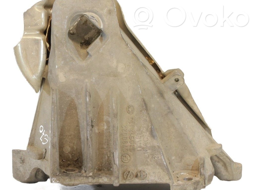 BMW X5 E70 Engine mount bracket 