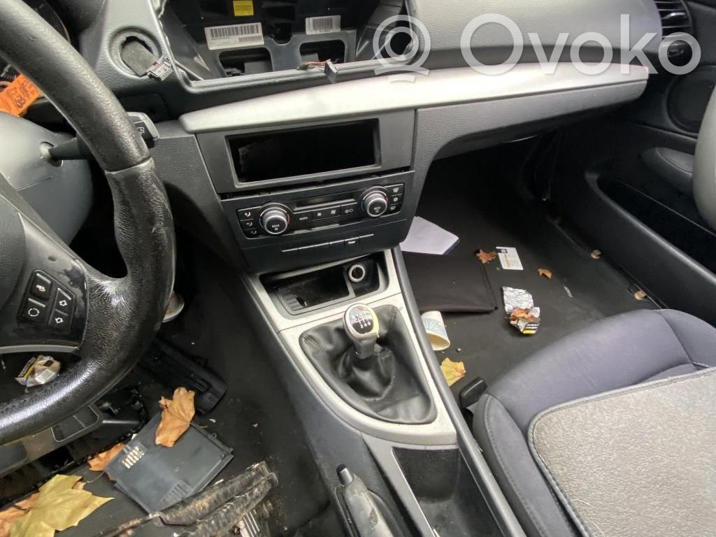 BMW 1 E81 E87 Dashboard 
