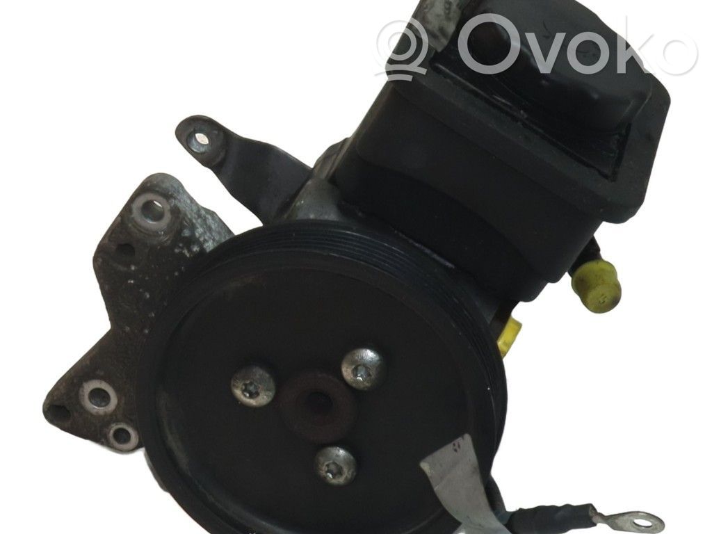 Ohjaustehostimen pumppu   32413450765
