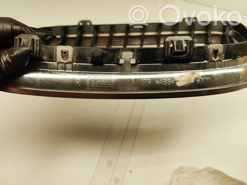 Grille de calandre avant   22405910