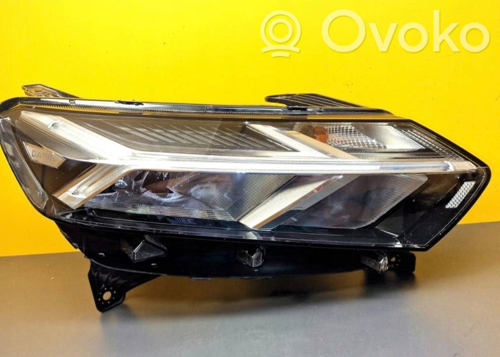 Dacia Sandero III Lampa przednia 
