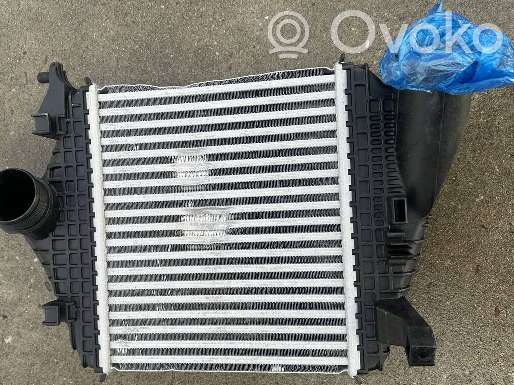 Audi Q7 4M Intercooler radiator 