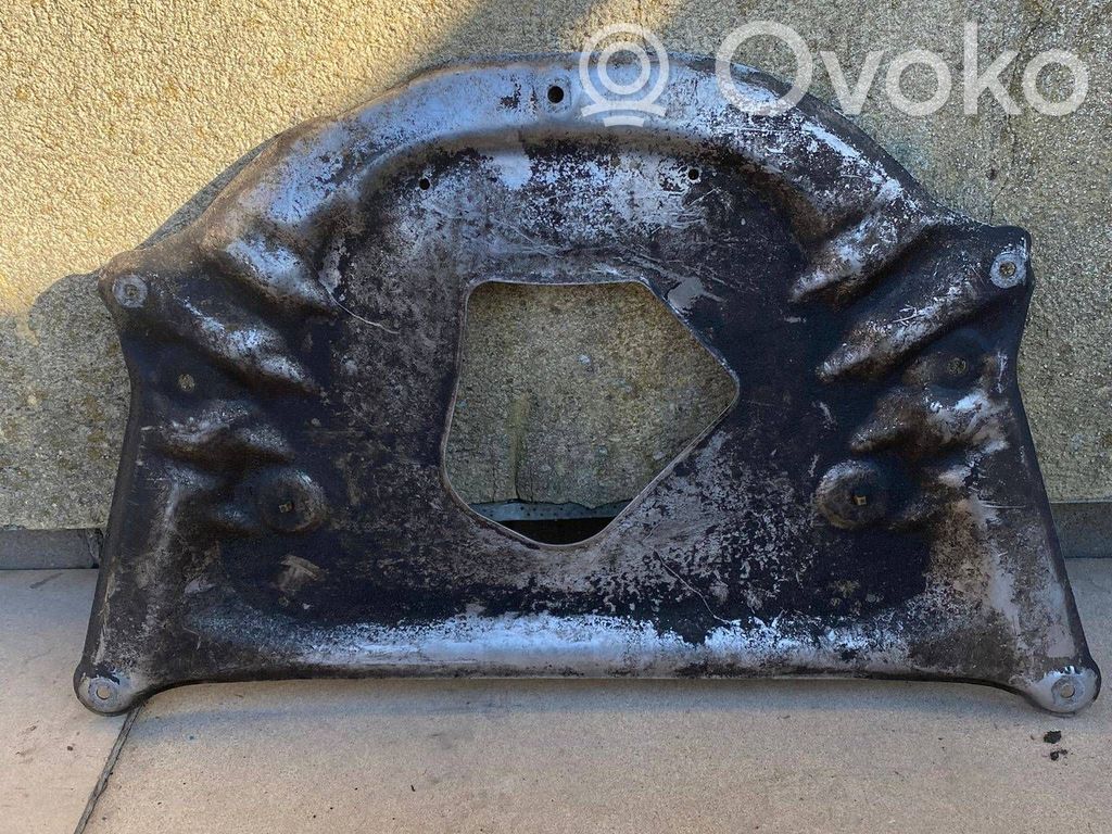Engine splash shield/under tray   6759878