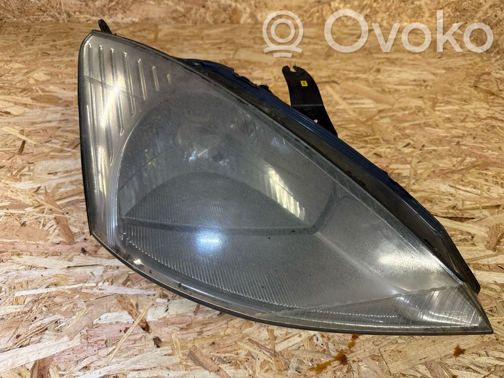 Ford Focus Headlight/headlamp 